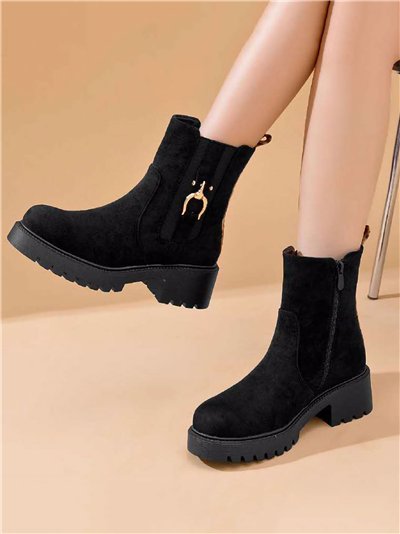 Botín efecto ante con adorno horsebit