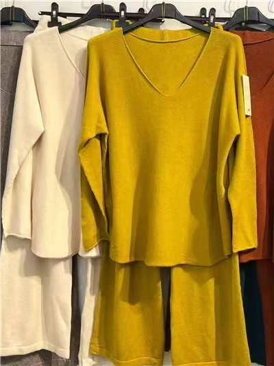 Conjunto Jersey cuello pico + Pantalón 2