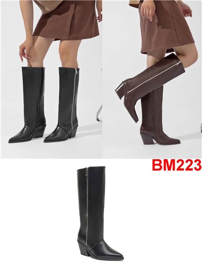 Bota alta con cuña y punta afilada 2