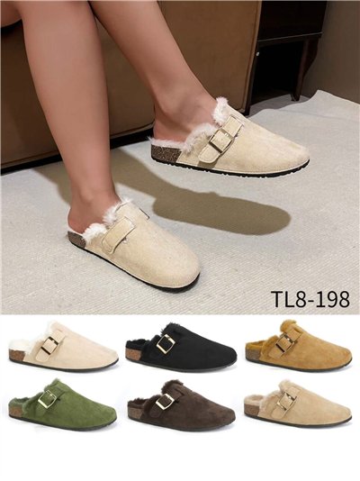 Zueco con forro de pelo y hebilla 2