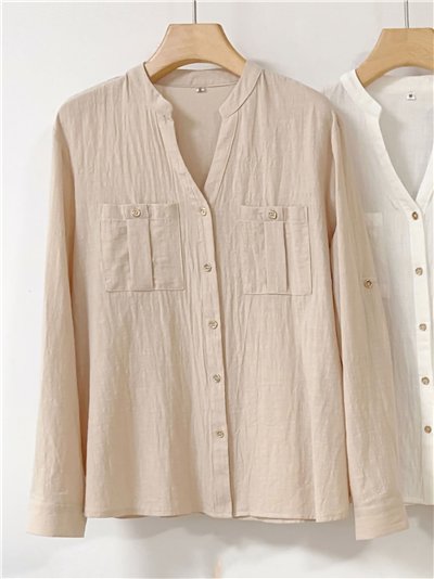 Camisa bolsillos cuello pico