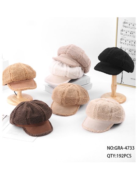 Gorra de borreguito con visera