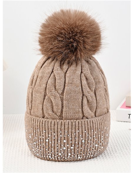 Gorro pompón trenzado con strass