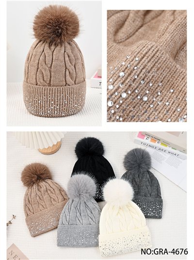 Gorro pompón trenzado con strass 2
