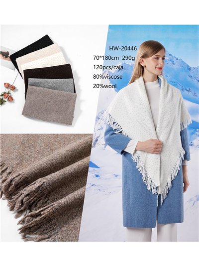 Bufanda triangular de punto con strass 2