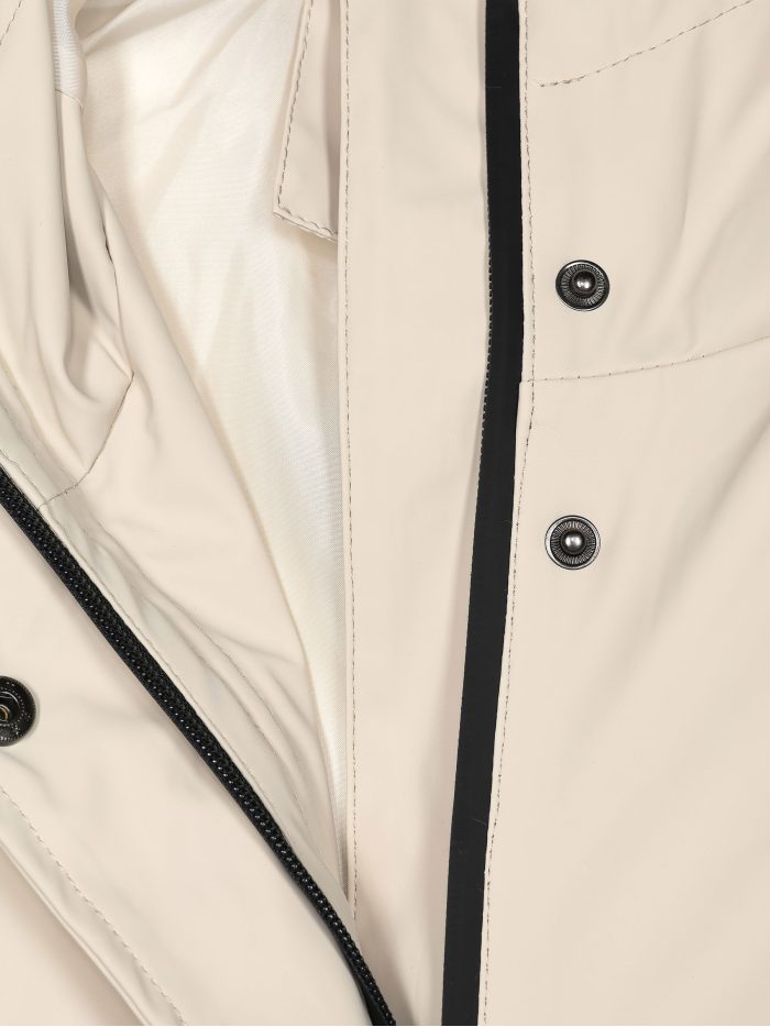 Parka amplia efecto engomado con capucha