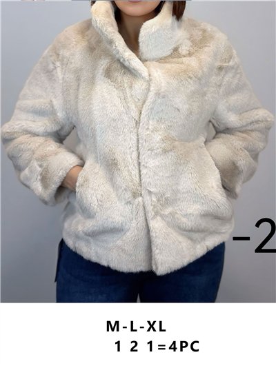 Chaqueta corta pelo cuello alto 2