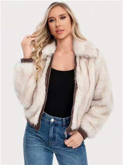 Chaqueta corta efecto pelo