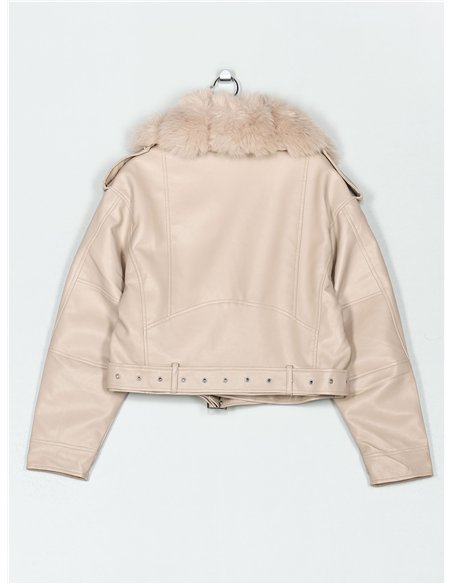Chaqueta biker efecto piel con cuello de pelo