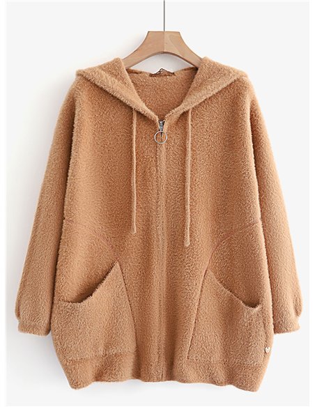 Chaqueta oversize de punto pelo con capucha