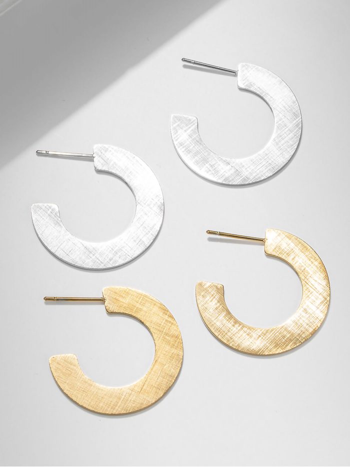 Pendientes aro abierto texturizado