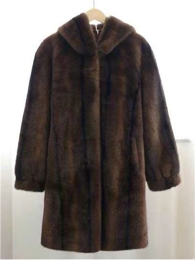 Abrigo efecto pelo con capucha