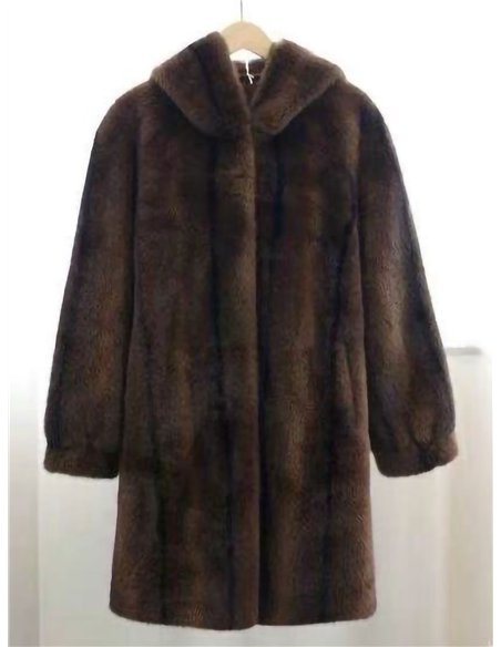 Abrigo efecto pelo con capucha