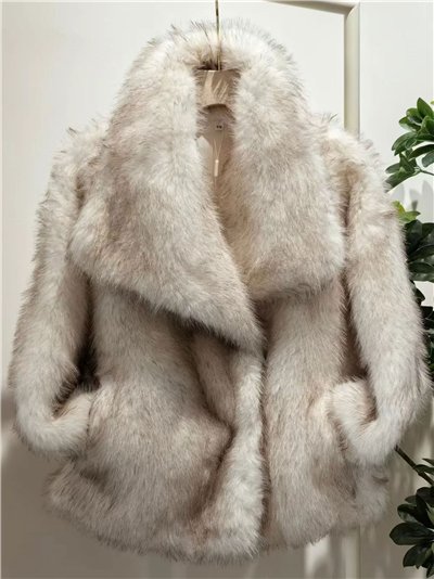 Chaqueta corta de pelo sintético