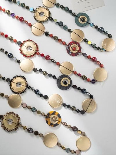Collar largo cuentas y discos