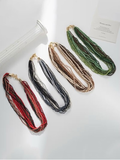 Collar múltiple con abalorios