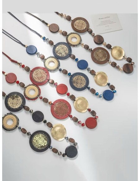 Collar largo medallón en cordón