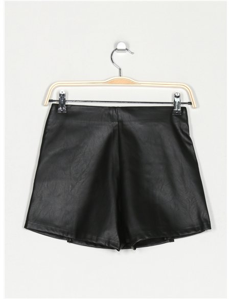 Short falda efecto piel pedrería