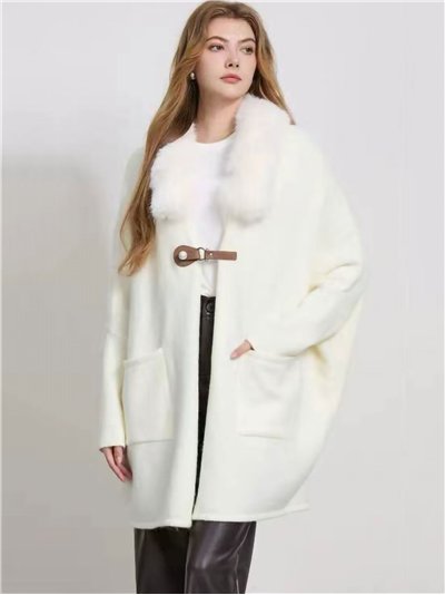 Chaqueta cuello de pelo y cierre de hebilla