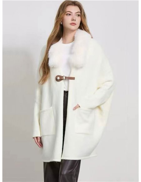 Chaqueta cuello de pelo y cierre de hebilla