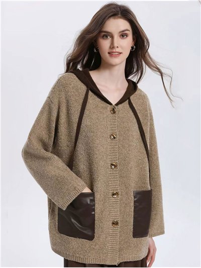 Chaqueta con bolsillos de polipiel y botones