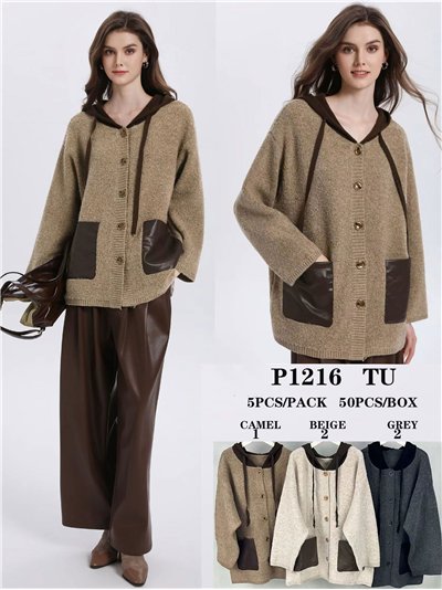 Chaqueta con bolsillos de polipiel y botones 2