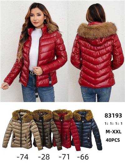 Anorak corto metalizado capucha con pelo 2