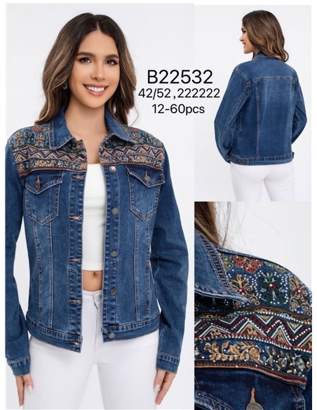 Cazadora denim bordada strass talla grande