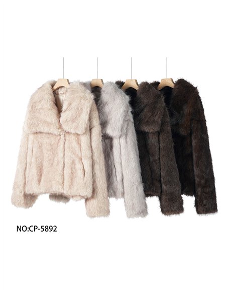 Chaqueta efecto pelo con cuello solapa