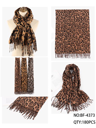 Bufanda leopardo con flecos 2