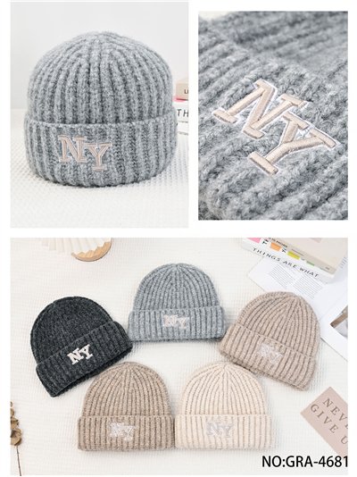 Gorro punto letras bordadas 2