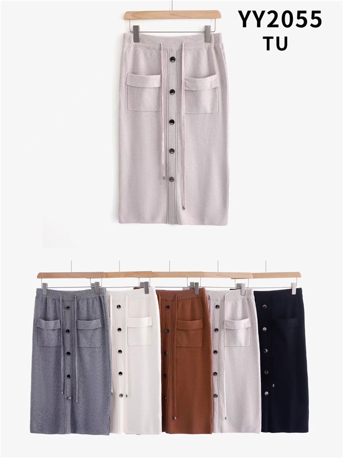 Falda midi de punto con botones