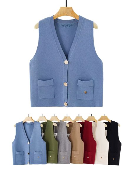 Chaleco punto botones dorados cuello pico