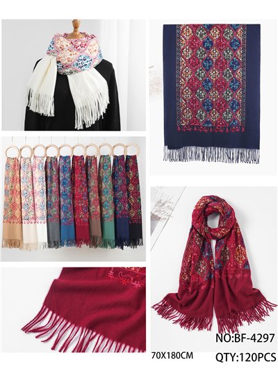 Bufanda bordada con flecos 2