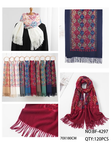 Bufanda bordada con flecos