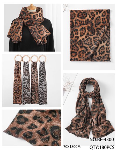 Bufanda animal print metalizado