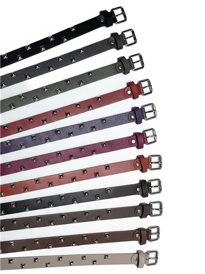 Cinturón tachuelas piramidales