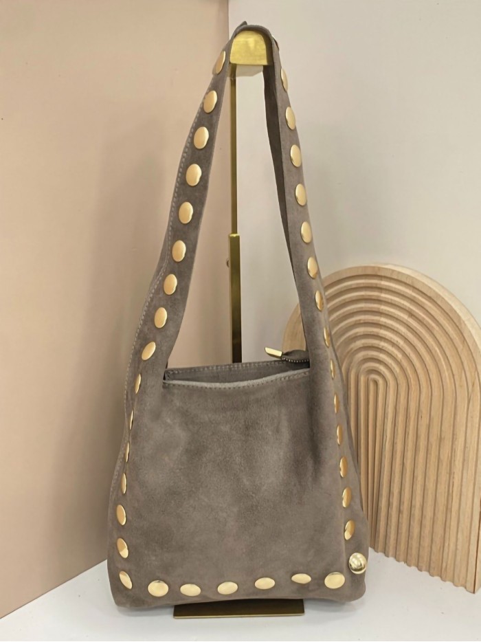 Bolso de hombro piel serraje tachas