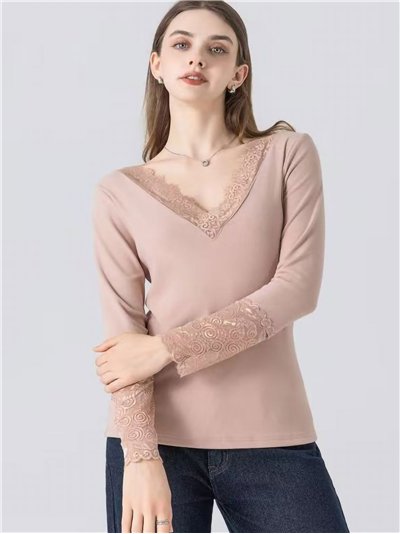 Camiseta encaje cuello pico