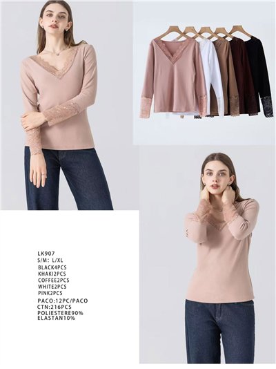 Camiseta encaje cuello pico 2