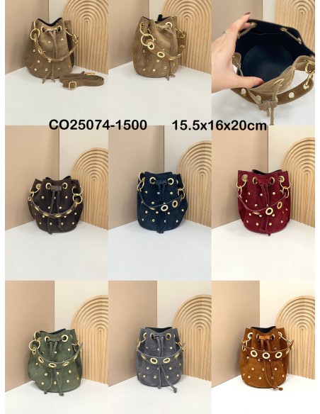 Borsa a sacco in pelle scamosciata con borchie - AB-CO25074