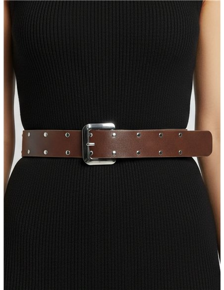 Cinturón tachas hebilla cuadrada