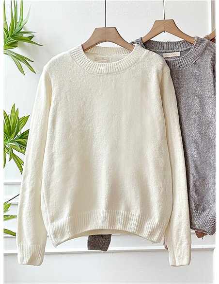 Round neck chenille sweater