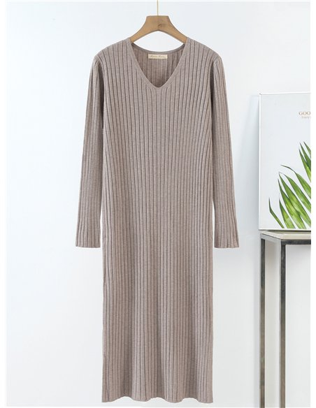 V‑neck ribbed knit dress