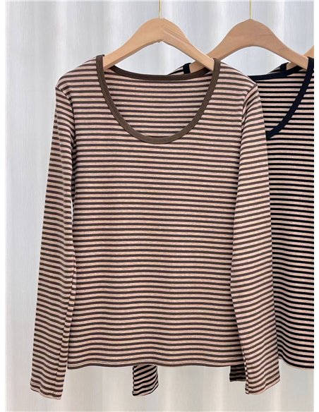 Camiseta rayas cuello redondo