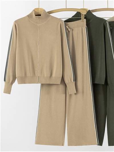 Conjunto Chaqueta punto bandas laterales cuello perkins + Pantalón