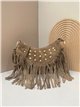 Bolso bandolera media luna piel serraje con flecos y tachuelas