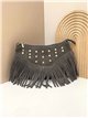 Bolso bandolera media luna piel serraje con flecos y tachuelas
