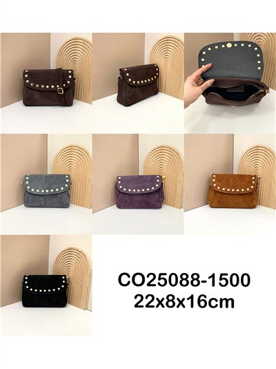 Bolso bandolera piel serraje solapa con tachas