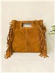 Bolsa de camurça com franjas.